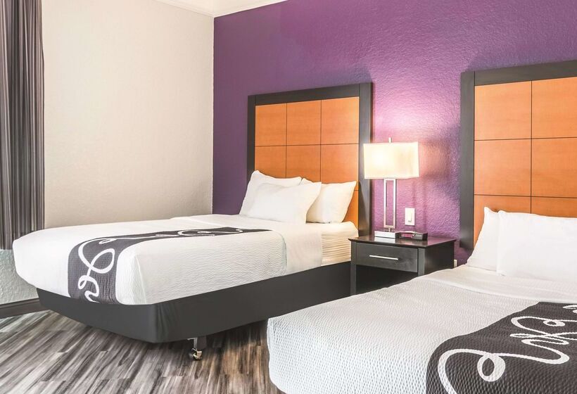 Отель La Quinta By Wyndham Orlando Airport North