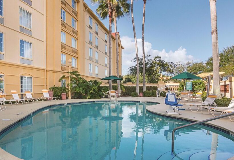 Отель La Quinta By Wyndham Orlando Airport North