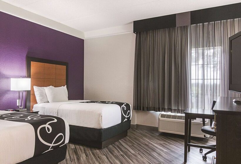 Отель La Quinta By Wyndham Orlando Airport North