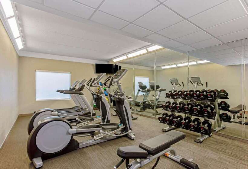 בית מלון כפרי La Quinta Inn & Suites By Wyndham Panama City