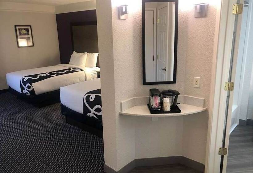 בית מלון כפרי La Quinta Inn & Suites By Wyndham Panama City