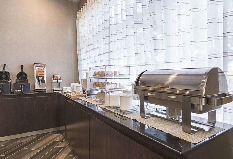 هتل La Quinta By Wyndham Phoenix Mesa West