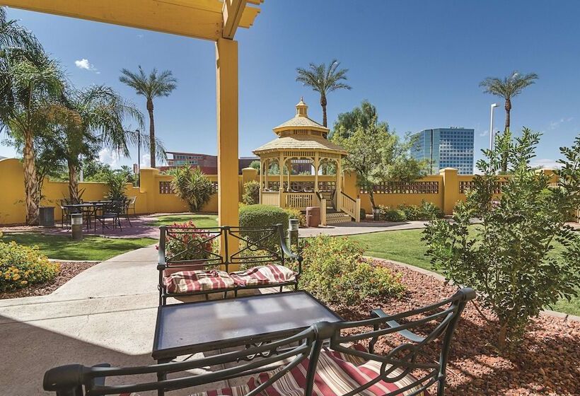 هتل La Quinta By Wyndham Phoenix Mesa West