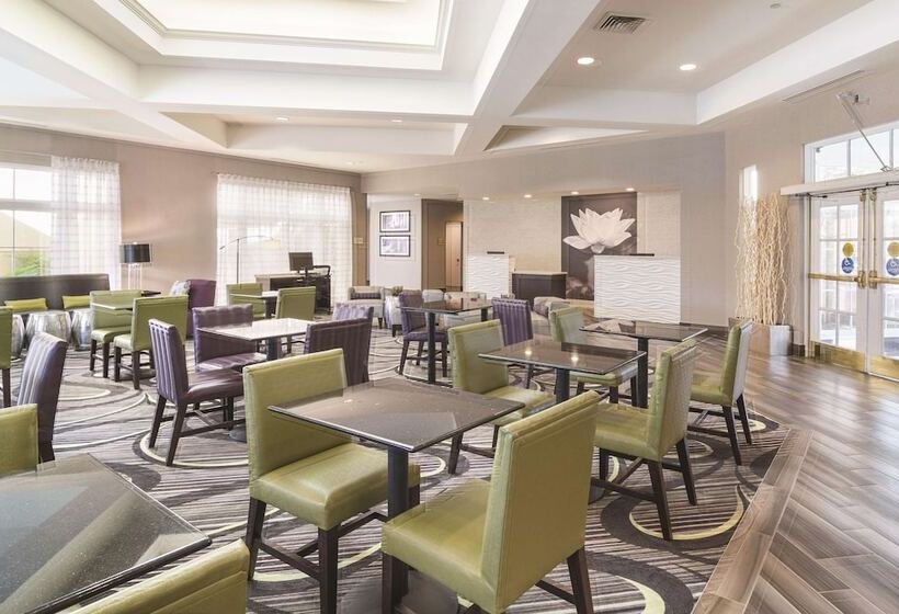 هتل La Quinta By Wyndham Phoenix Mesa West