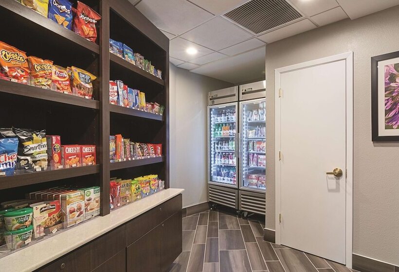 هتل La Quinta By Wyndham Phoenix Mesa West