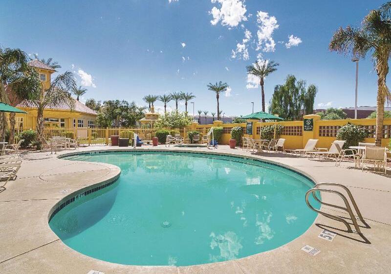 هتل La Quinta By Wyndham Phoenix Mesa West