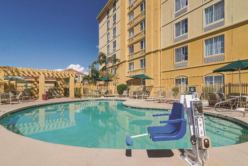 هتل La Quinta By Wyndham Phoenix Mesa West