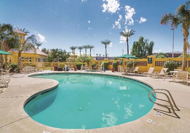هتل La Quinta By Wyndham Phoenix Mesa West