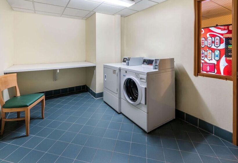 Отель La Quinta By Wyndham Phoenix West Peoria