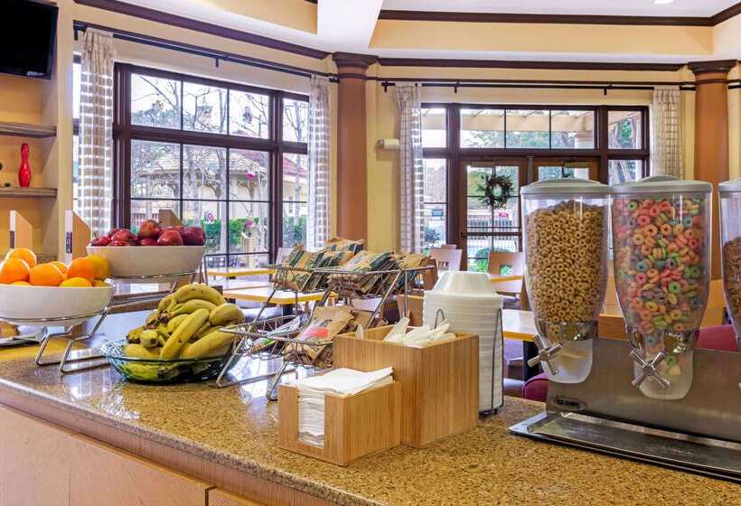 هتل La Quinta By Wyndham Raleigh Cary