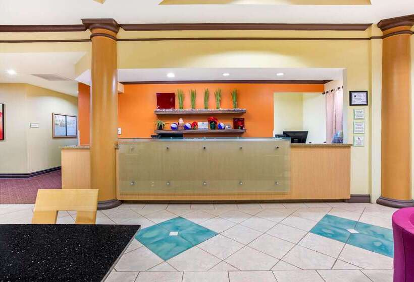 هتل La Quinta By Wyndham Raleigh Cary