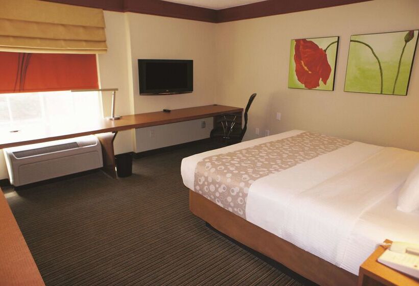 هتل La Quinta By Wyndham Raleigh Cary