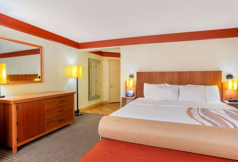 هتل La Quinta By Wyndham Raleigh Cary