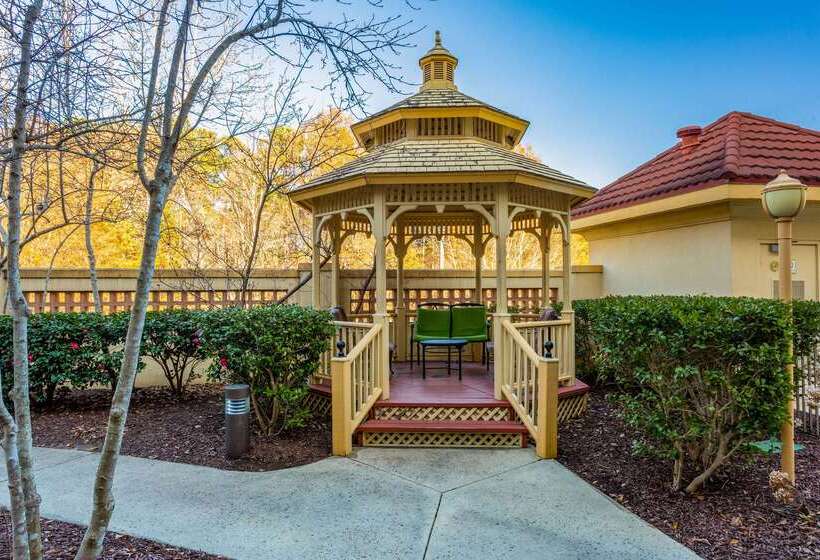 هتل La Quinta By Wyndham Raleigh Cary