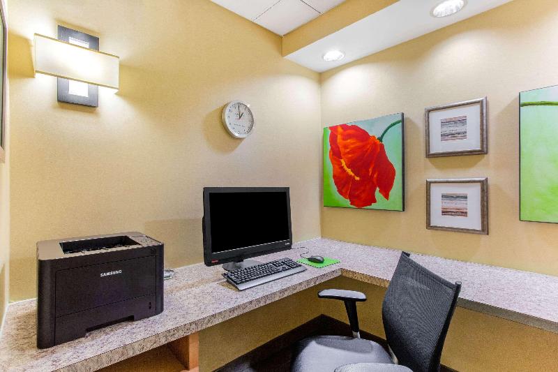 هتل La Quinta By Wyndham Raleigh Cary