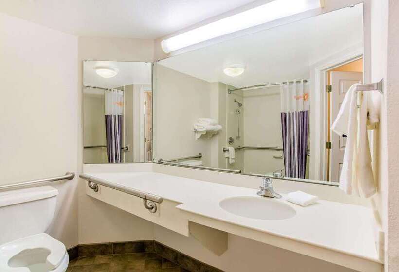 هتل La Quinta By Wyndham Raleigh Durham Intl Ap