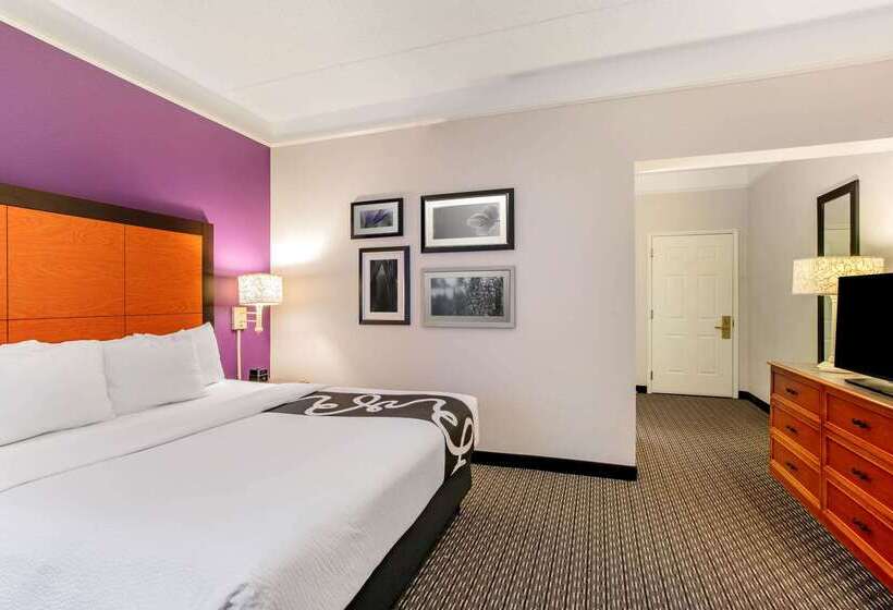هتل La Quinta By Wyndham Raleigh Durham Intl Ap