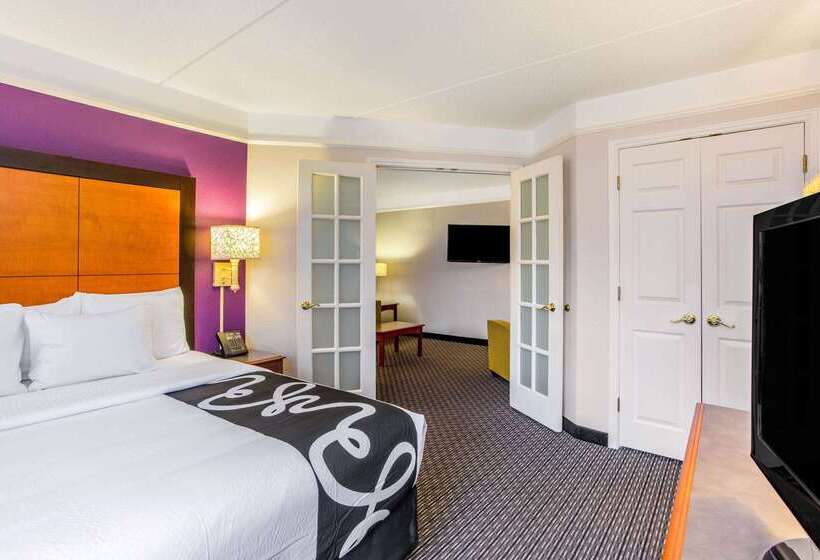 هتل La Quinta By Wyndham Raleigh Durham Intl Ap