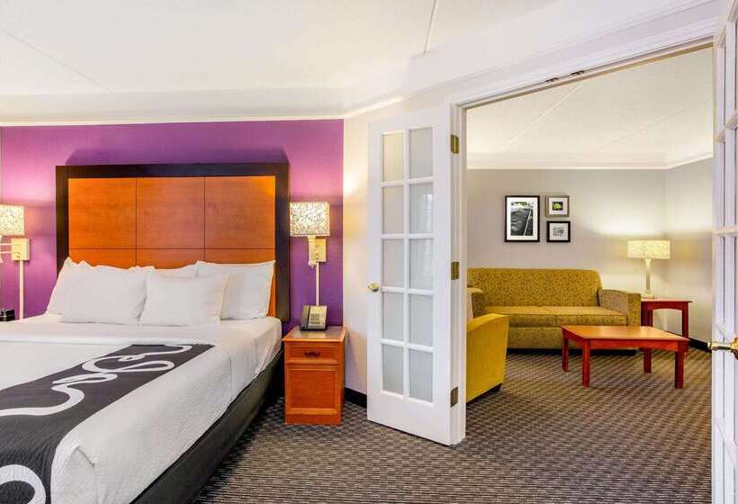 هتل La Quinta By Wyndham Raleigh Durham Intl Ap