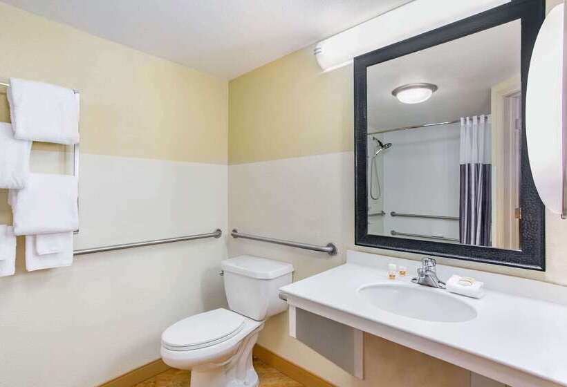 هتل La Quinta By Wyndham Raleigh/durham Southpoint