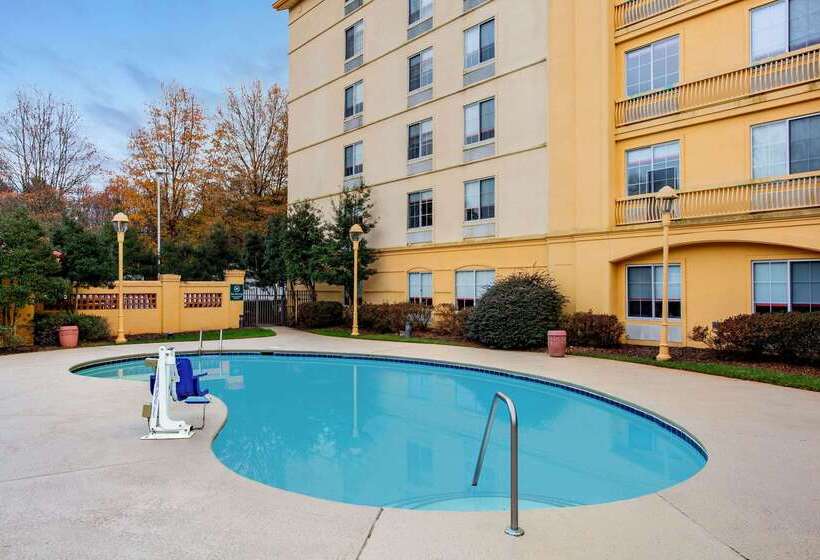 هتل La Quinta By Wyndham Raleigh/durham Southpoint