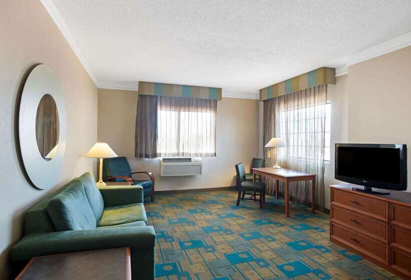 Отель La Quinta By Wyndham Round Rock North