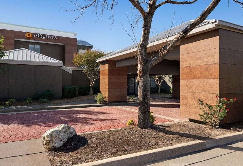 Отель La Quinta By Wyndham Round Rock North