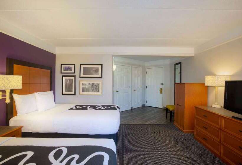 호텔 La Quinta By Wyndham St. Louis Westport