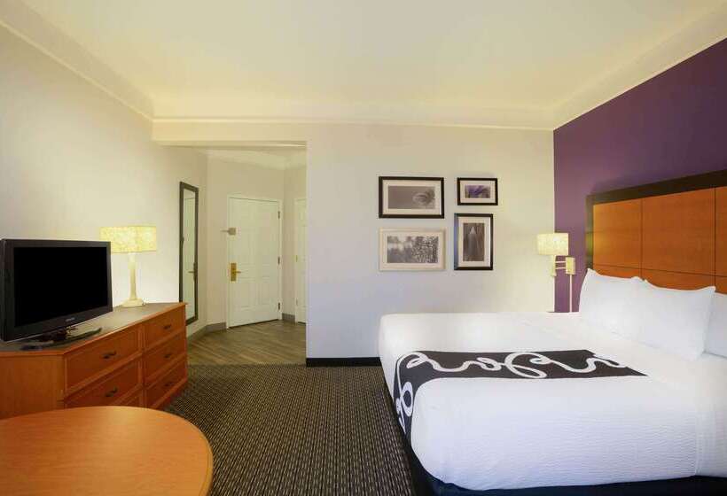 호텔 La Quinta By Wyndham St. Louis Westport