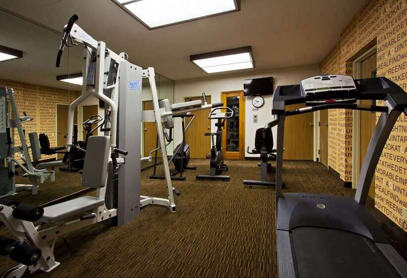 فندق La Quinta By Wyndham St. Pete Clearwater Airport