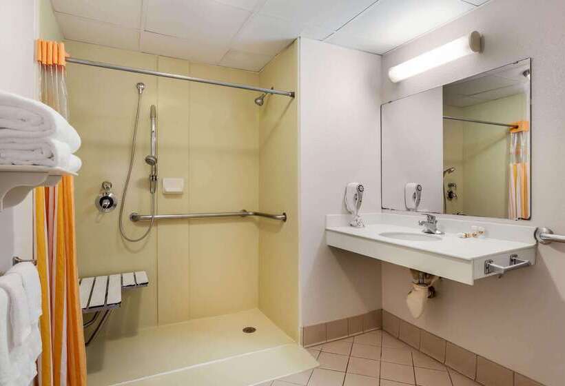 فندق La Quinta By Wyndham St. Pete Clearwater Airport