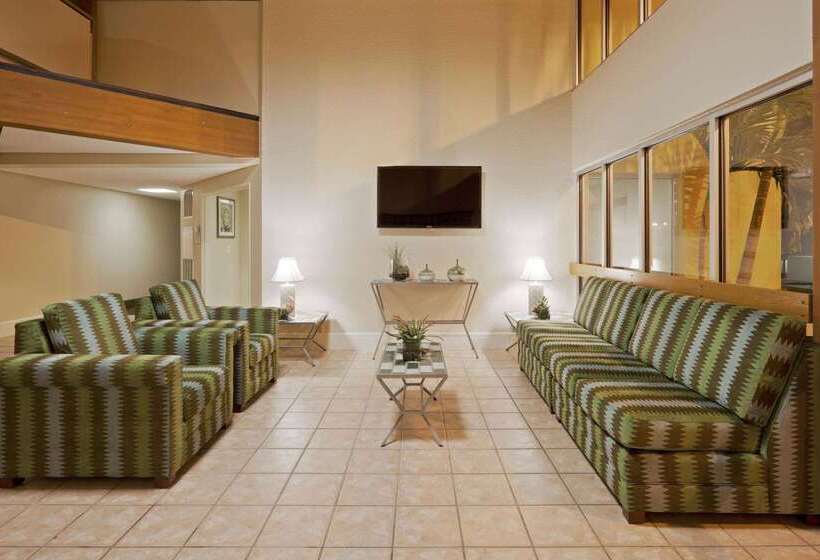 فندق La Quinta By Wyndham St. Pete Clearwater Airport