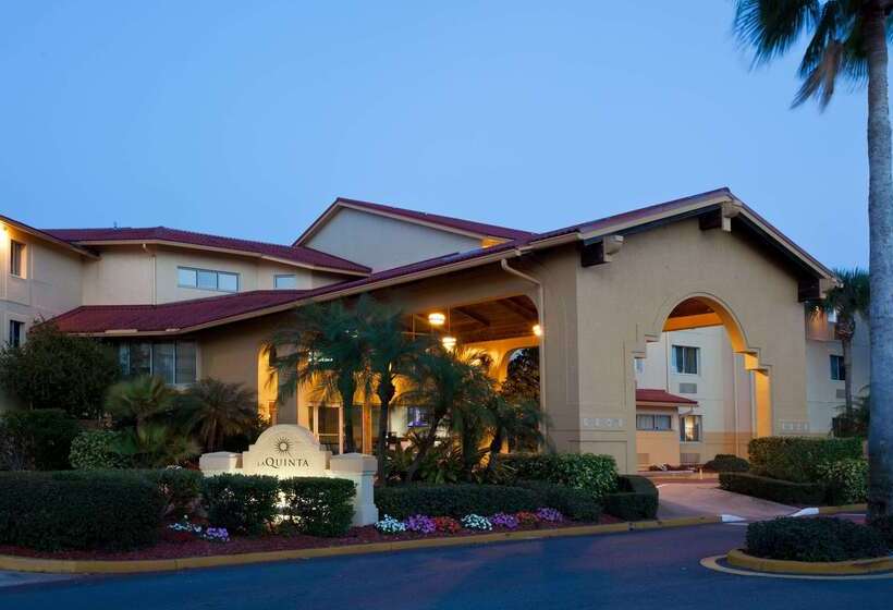 בית מלון כפרי La Quinta By Wyndham St. Pete Clearwater Airport