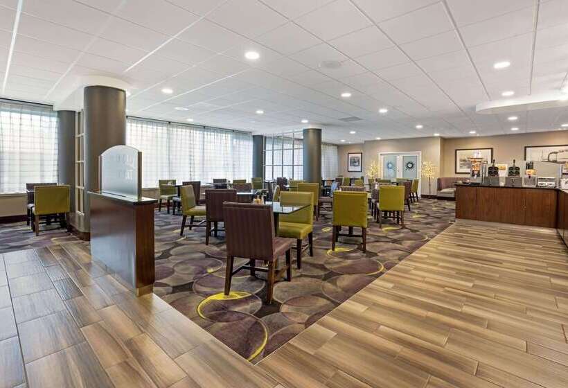 Отель La Quinta By Wyndham Tacoma   Seattle