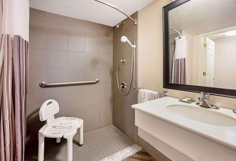 Отель La Quinta By Wyndham Tacoma   Seattle