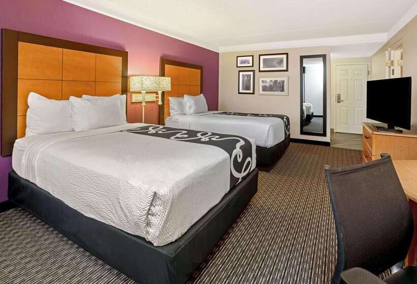 Отель La Quinta By Wyndham Tacoma   Seattle