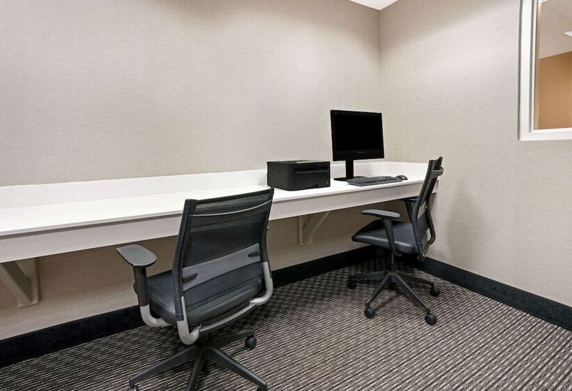 Отель La Quinta By Wyndham Tacoma   Seattle