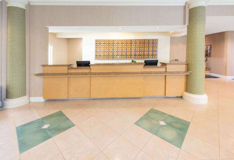 فندق La Quinta By Wyndham Tampa Brandon Regency Park