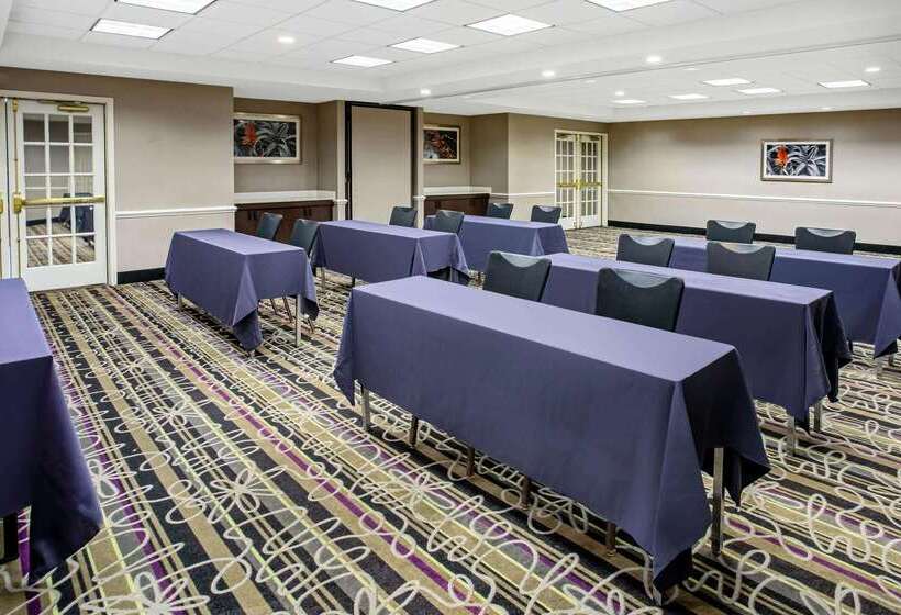 هتل La Quinta By Wyndham Tucson Airport