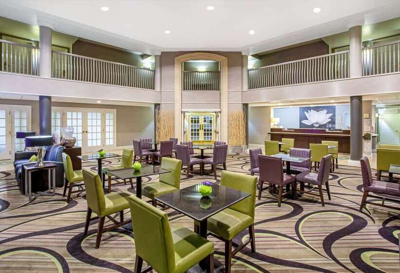 هتل La Quinta By Wyndham Tucson Airport