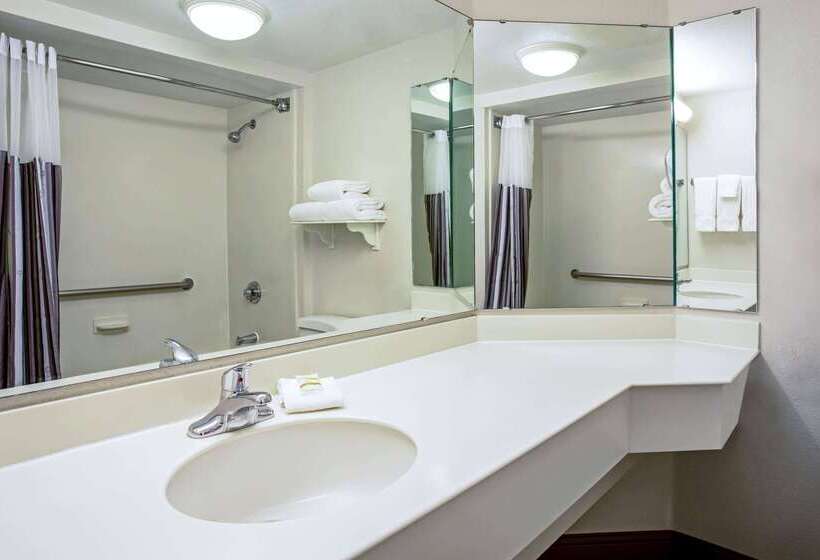 Отель La Quinta By Wyndham Tucson Airport