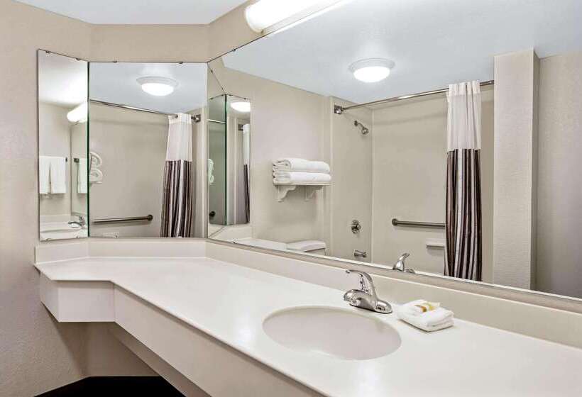 هتل La Quinta By Wyndham Tucson Airport