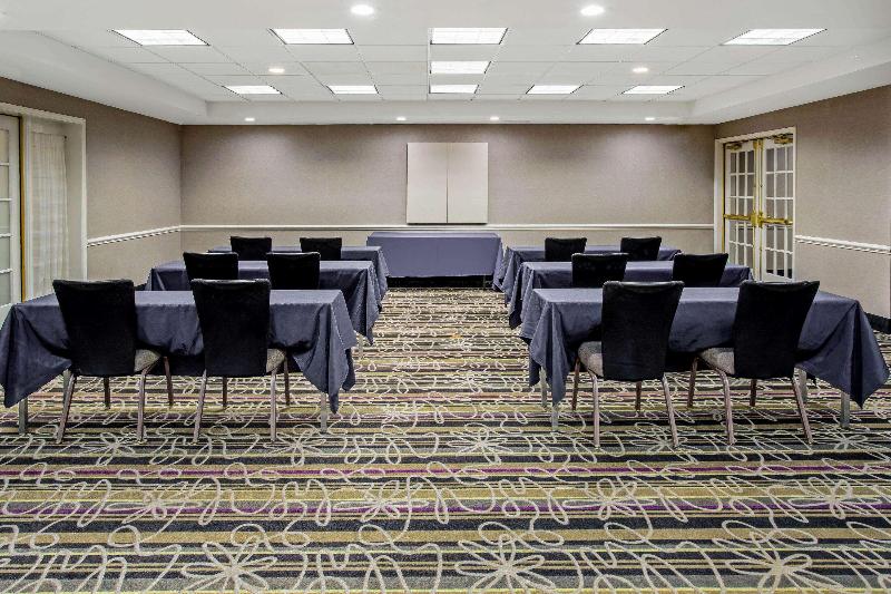 هتل La Quinta By Wyndham Tucson Airport