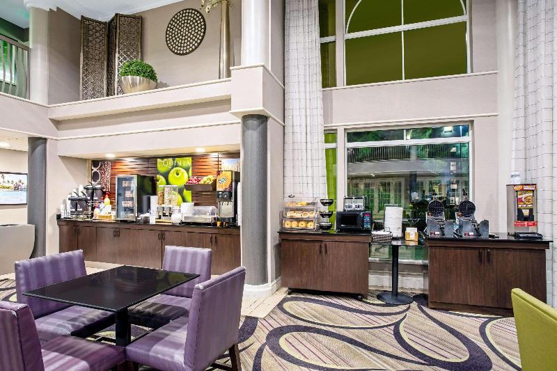 هتل La Quinta By Wyndham Tucson Airport