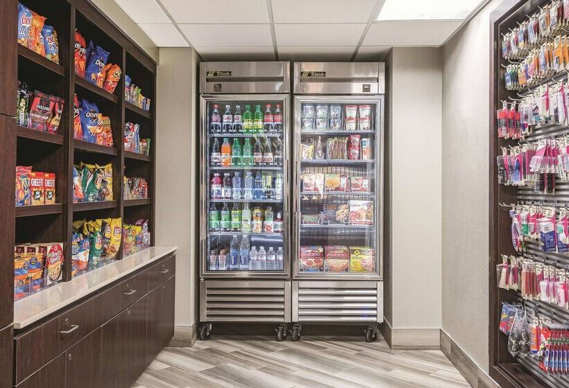 בית מלון כפרי La Quinta Inn & Suites By Wyndham University Area Chapel Hill