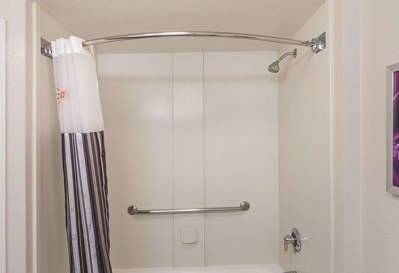 בית מלון כפרי La Quinta Inn & Suites By Wyndham University Area Chapel Hill