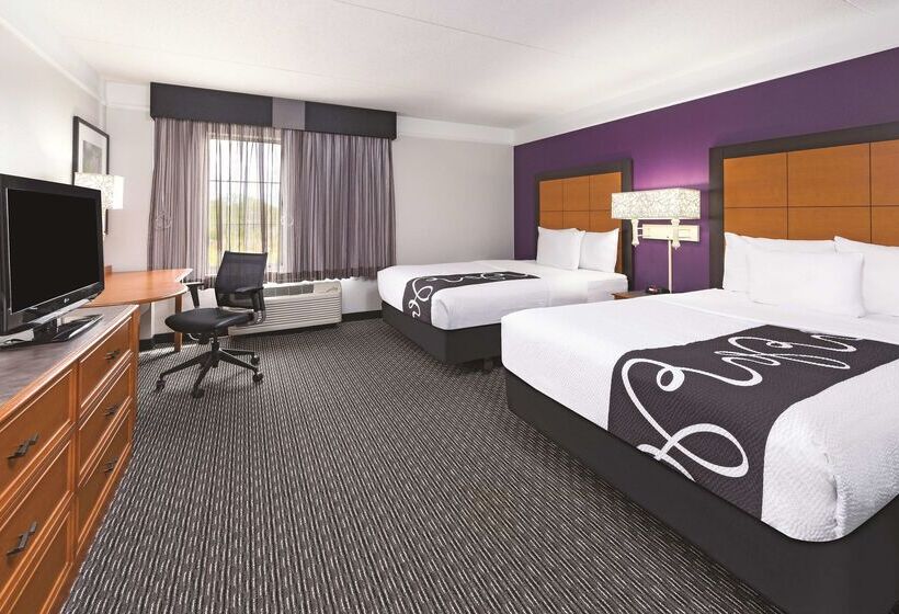 בית מלון כפרי La Quinta Inn & Suites By Wyndham University Area Chapel Hill