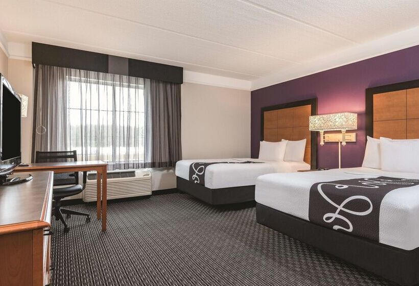 בית מלון כפרי La Quinta Inn & Suites By Wyndham University Area Chapel Hill