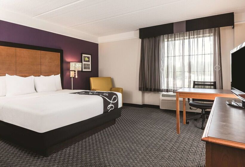 هتل La Quinta Inn & Suites By Wyndham University Area Chapel Hill