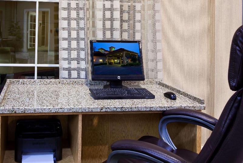 فندق La Quinta By Wyndham Usf